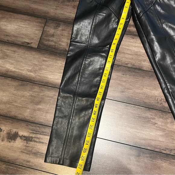 ARITZIA Wilfred Rebel Black Vegan Leather Cropped Pants - Picture 11 of 13